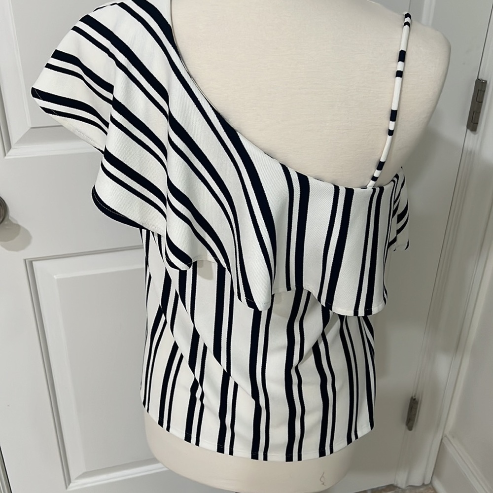 Banana republic one shoulder ruffled nautical top - Picture 4 of 6